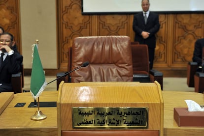 El asiento vaco de la delegacin libia, ayer antes de la reunin de la Liga ?rabe en El Cairo.