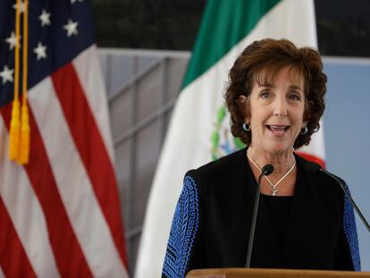 Roberta Jacobson habla durante un evento en Ciudad de México, en febrero de 2018.