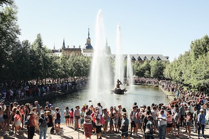 La Fuente de Neptuno, durante el encendido de las fuentes monumentales de El Real Sitio de San Ildefonso (Segovia), este viernes. 
