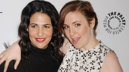 Jenni Konner y la productora Lena Dunham, en Hollywood.