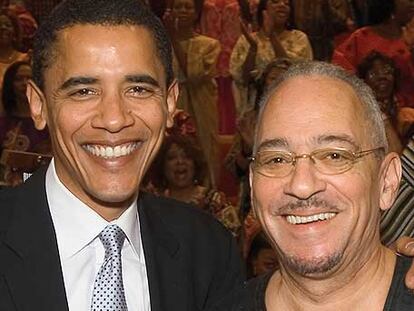 Obama (izquierda), con el reverendo Wright, en la iglesia Trinity United de Chicago, en marzo de 2005.