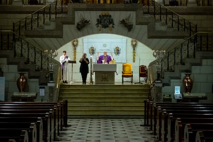 Carlos Osoro, en la catedral de la Almudena. 