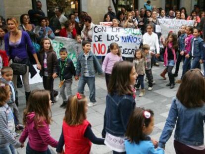 Protesta de padres y alumnos por la situación de los colegios en Jerez.
