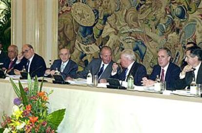 El vicepresidente español Rodrigo Rato (derecha) y el presidente del Banco Central de Argentina, Mario Blejer.