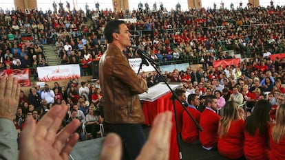 Acto con militantes de Pedro Sanchez en Burjasot.