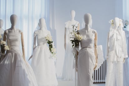Varias de las propuestas de la colección cápsula para novias presentada por Juan Vidal en Madrid es Moda.