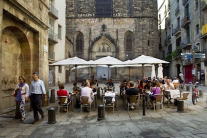 Algunos locales en Barcelona recuerdan que los lavabos son solo para clientes.