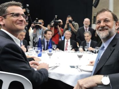 Antonio Basagoiti y Mariano Rajoy, en la comida con dirigentes del PP vasco, ayer en Vitoria. 