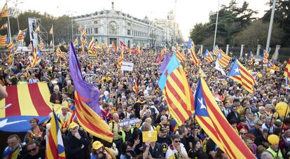 La manifestación independentistas del sábado, a su paso por Cibeles.