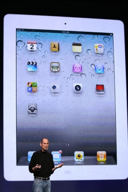 Steve Jobs presentando el nuevo iPad 2.