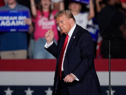 Republican presidential nominee former President Donald Trump wraps up a campaign rally at First Horizon Coliseum, Saturday, Nov. 2, 2024, in Greensboro, NC. (AP Photo/Alex Brandon)