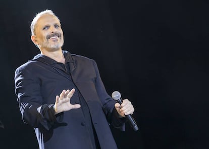 Miguel Bosé durante un concierto en Madrid en 2017.