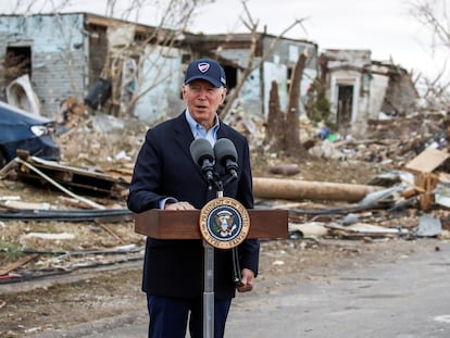 El presidente de Estados Unidos, Joe Biden, visita Dawson Springs el pasado miércoles, tras el tornado.