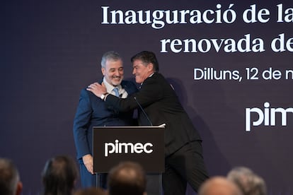 El alcalde de Barcelona, Jaume Collboni, y el presidente de PIMEC, Antoni Cañete, durante la inauguración de la sede renovada de Pimec, este lunes.
