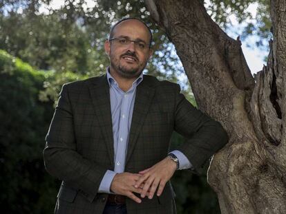 Alejandro Fernández, nuevo presidente del Partido Popular, el sábado, en Sitges, tras ser elegido.