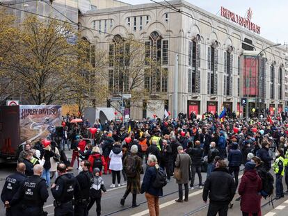 Protesta contra les restriccions per la covid a Berlin aquest cap de setmana.