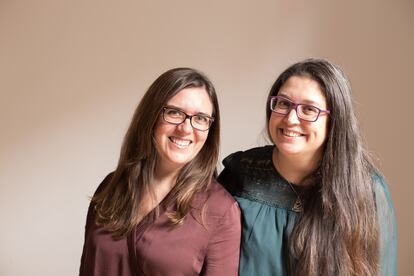 María Berruezo (izquierda) y Alba Padró, fundadoras de LactApp, 'start-up' española dedicada a la lactancia materna.