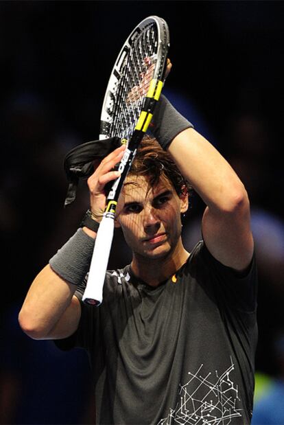 Nadal celebra con el público el triunfo sobre Fish.