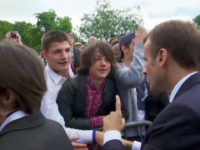 Momento en el que el presidente Macron regaña a un estudiante por haberse dirigido a él con un "¿Qué tal, Manu?".