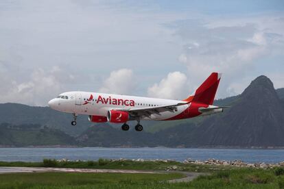 Un avión de la aerolínea Avianca en una imagen de archivo. 