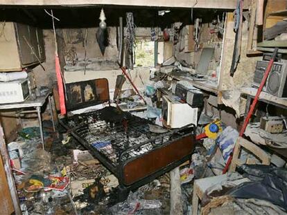 Imagen de la habitación tras el incendio que ocasionó la muerte de un hombre en Gorliz