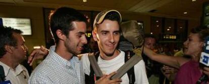 Miguel López, izquierda, y Edén Galván, a su llegada a Málaga el pasado junio.
