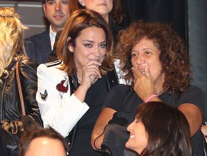 Toñi Moreno y Rosana durante una presentación de un libro en Madrid, el pasado febrero.