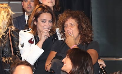 Toñi Moreno y Rosana durante una presentación de un libro en Madrid, el pasado febrero.