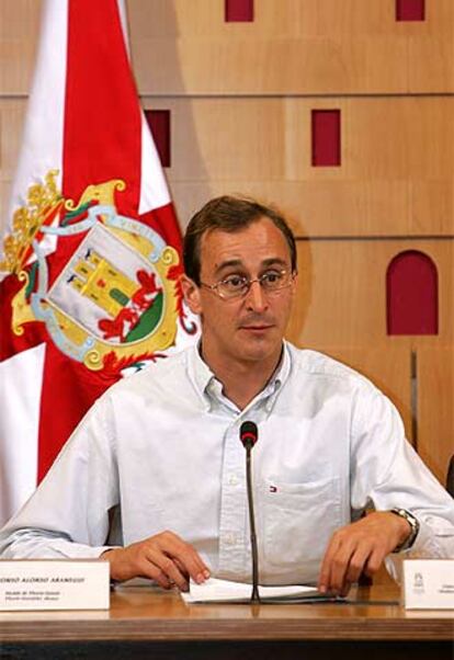 Alonso, durante la rueda de prensa de ayer.