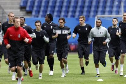 Los jugadores del Fulham, entrenándose ayer.