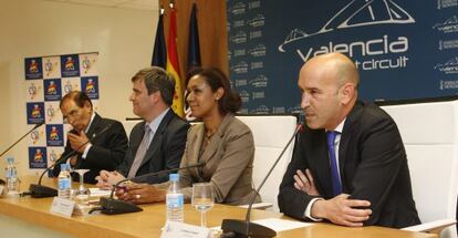 Carlos Gracia, Miguel Cardenal, Lola Johnson y Gonzalo Gobert.