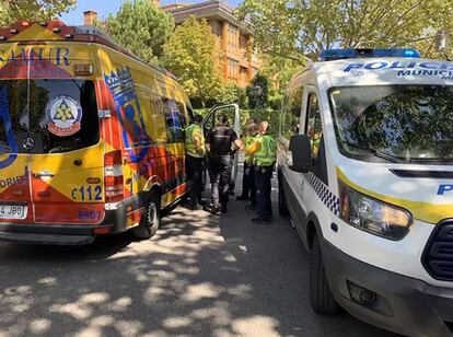 Policía y Samur, en el lugar del suceso este domingo.