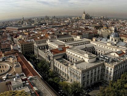 Vista de Madrid tomada ayer con la contaminación al fondo.