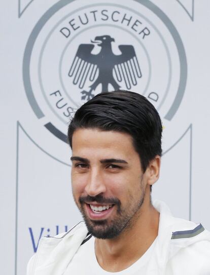 La sonrisa de Sami Khedira, después de la sesión de entrenamiento de esta mañana en el cuartel general de Alemania en Evian-les-Bains.