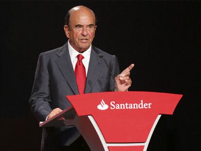 Emilio Botín se dirige a los accionistas del Santander.