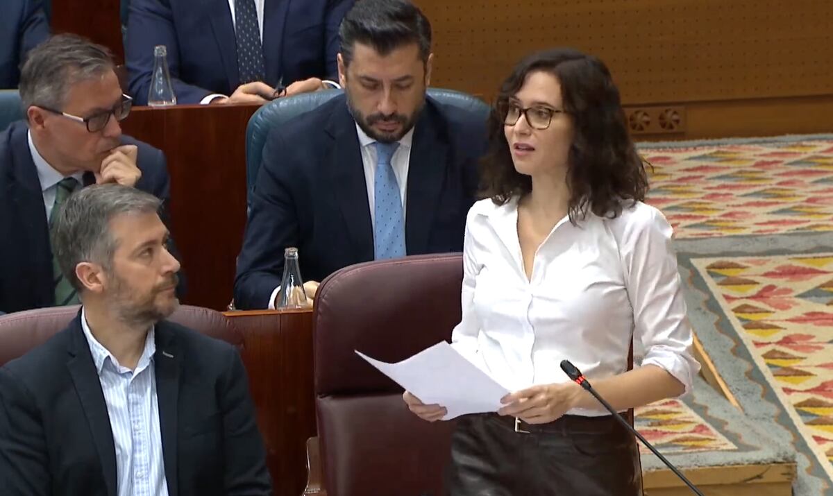 Ayuso y la oposición se reencuentran en la Asamblea con la resaca electoral de Castilla y León