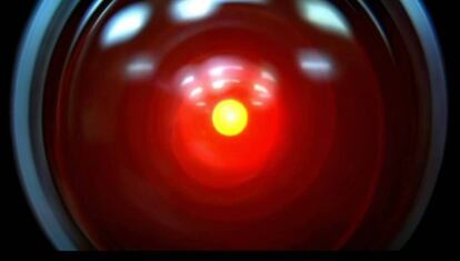 HAL 9000, el ordenador protagonista de la película '2001: una odisea del espacio' exhibía capacidades de reconocimiento de voz, reconocimiento facial y procesamiento de lenguaje.