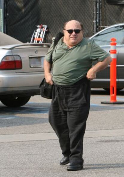 El actor Danny DeVito, en un párking de Los Ángeles en 2007