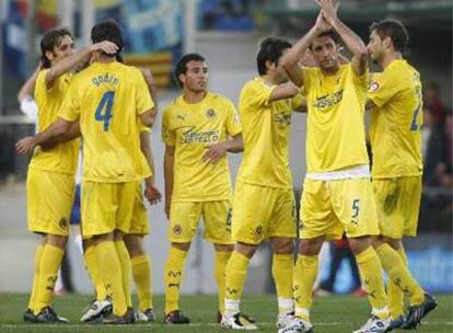 Los jugadores del Villarreal celebran la victoria