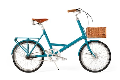 Bicicletas vintage con diseño contemporáneo. Así son los modelos de la marca londinense Wren, bicis ligeras y de menor tamaño para transportar cómodamente por la ciudad. Sus accesorios son de lo más chic: sillines brooks y cestas de mimbre. Oxford Blue de Wren (£590.00)