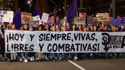 Cabecera de la manifestación del 8-M en Logroño.