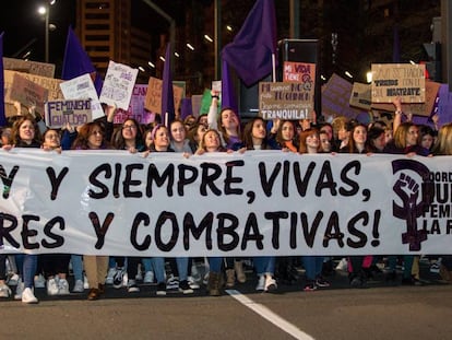Cabecera de la manifestación del 8-M en Logroño.