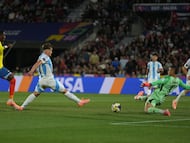 Mateo Silvetti anota el gol de Argentina contra Colombia, este miércoles en Santiago de Chile.