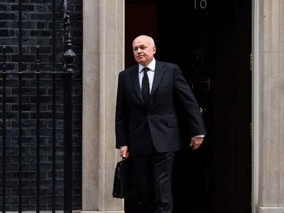 El ministro de Trabajo británico, Iain Duncan Smith, sale de Downing Street esta semana.
