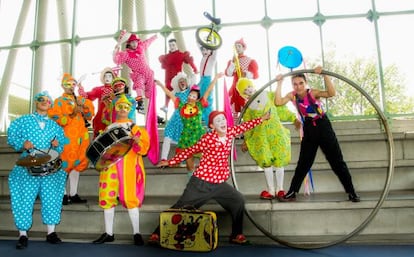 En una presentación en el complejo deportivo Atanasio Girardot, “Fantasía Circense” de Circo Medellín se muestra a la ciudad