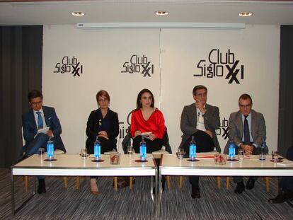 Francisco Moreno, Lourdes Ciuró, Paloma Segrelles, Ignacio Prendes y Juan Pedro Yllanes.