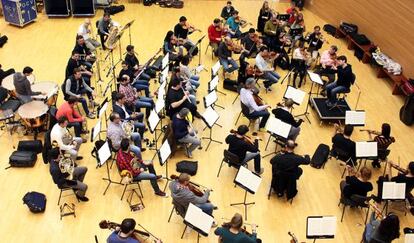 Ensayo de Robert Forés con la Orquestra de la Comunitat Valenciana.