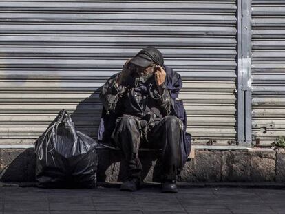 Un indigente, en el centro de la Ciudad de M&eacute;xico.