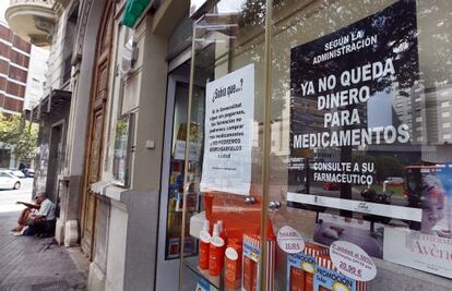 Las farmacias catalanas denuncian el impago de la Generalitat