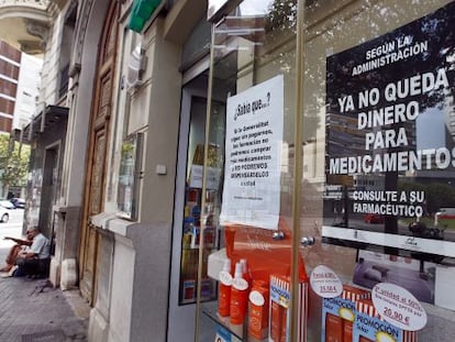 Les farmàcies catalanes denuncien l'impagament de la Generalitat.